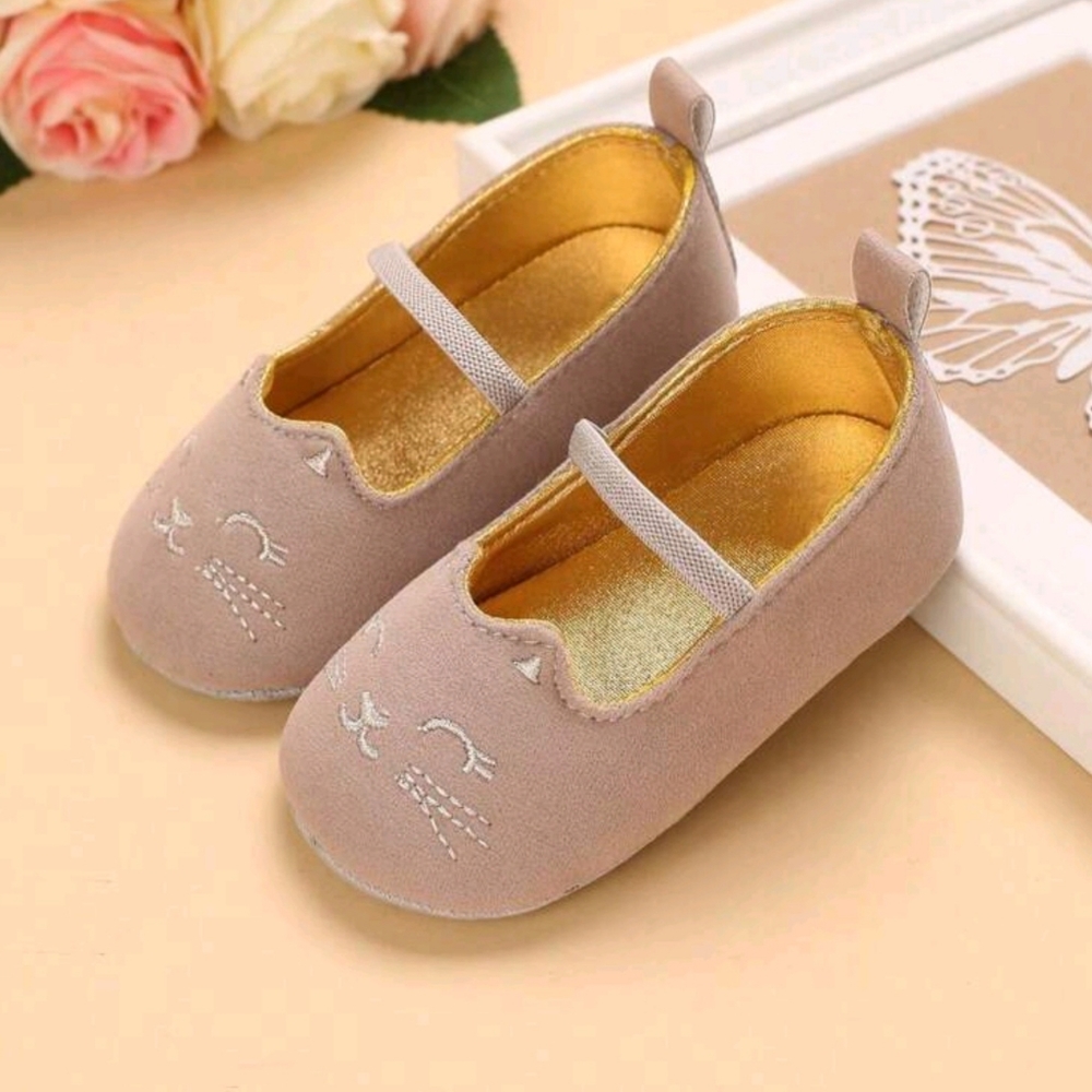 Baby Cartoon Cat Embroidered Flats, Cute Outdoor Flats.(EUR 19 Size)